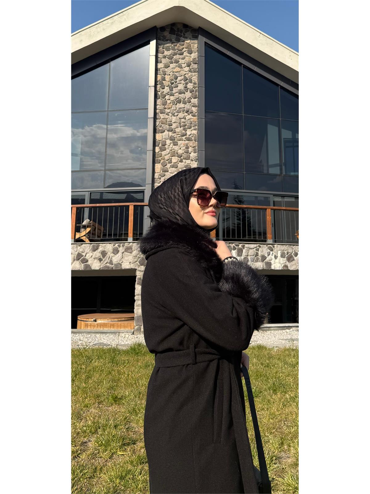 Kürk Detaylı Uzun Kaban Siyah