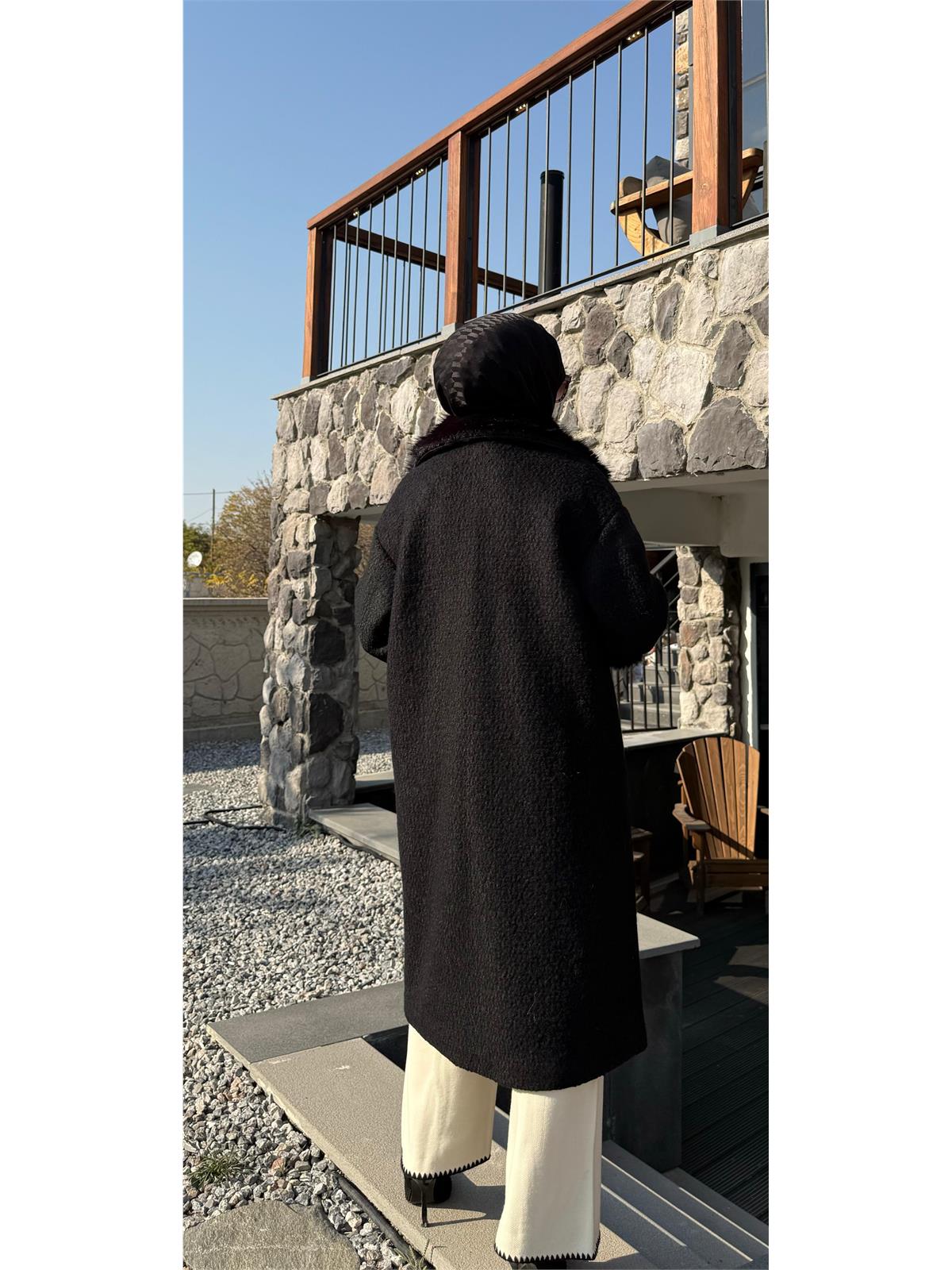 Kürk Detaylı Uzun  Keçe Kaban Siyah
